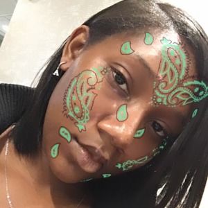 Meet your Posher, Arissa